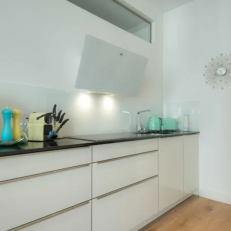 First Sellin Apartement 31 Апартаменти